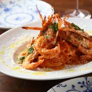 美味しい！だけでなくお腹いっぱい！に楽しめる、イタリアの家庭料理はボリュームの多さも魅力のひとつ。素朴な味わいで量もたっぷり堪能できる料理から、シェフの温かい人柄が伝わってきます。