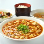 麻婆豆腐 / ミニ五目焼そば / ご飯 または お粥 / スープ