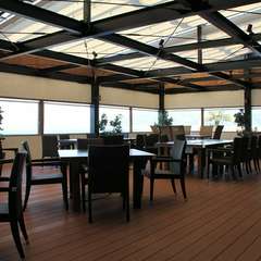 11月中旬からはテラスが防寒仕様になり、年中バーベキューOK