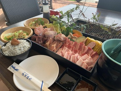 ジューシーな豚肉と牛肉がたっぷりの『焼肉BBQセット』