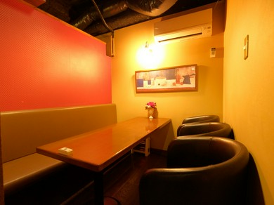 落ち着いた空間で楽しむ、極上の味わいに舌鼓