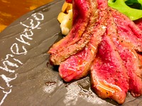 自慢の岩手短角牛の熟成肉や、当店の人気料理をコース形式で、ランチタイム限定価格にてご提供！ 