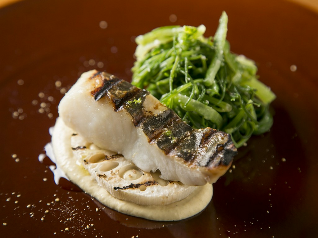 季節の前菜『マナガツオのグリル　おかひじきとゴーヤのサラダ』