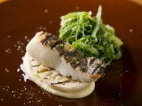 季節の前菜『マナガツオのグリル　おかひじきとゴーヤのサラダ』