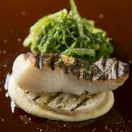 季節の前菜・選べる前菜・パスタ・選べるメイン。※写真はコースの中の1品です。