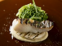 季節の前菜・選べる前菜・パスタ・選べるメイン。※写真はコースの中の1品です。