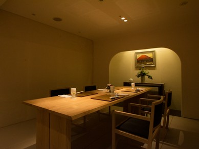 お座敷3室とテーブル席1室、趣の異なる個室を4室ご用意