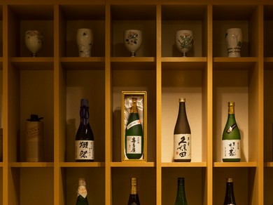 季節の食材の会席料理とともに、旨い銘酒をゆっくり味わう