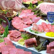 前菜三種盛
焼き野菜盛
魚介のカルパッチョ
【薩摩牛極】刺身ロース/希少部位/上カルビ塩/上赤身肉
上タン塩
上和牛ホルモン
六白黒豚”握り2貫”
和牛入”あごだし”わかめスープ
デザート