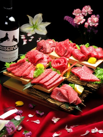 黒毛和牛日本一！A5等級が楽しめる！豪華絢爛特別焼肉プラン”A”2時間飲み放題付”ドリンク60種類以上”