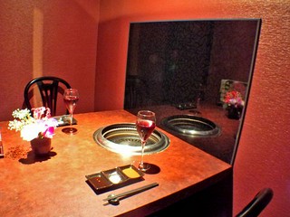 デート・接待に最適なテーブル席の個室を用意