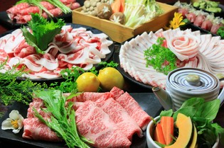 A5黒毛和牛と六白黒豚を贅沢に使った『しゃぶしゃぶ』