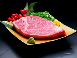 最高級の希少部位「A5ランク黒毛和牛の特選フィレ（ヒレ肉）」