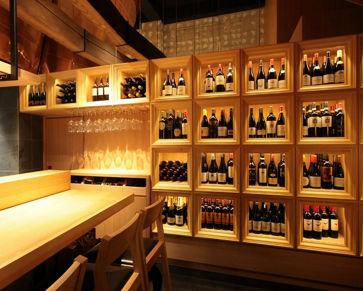 焼き師との会話も楽しめる臨場感たっぷりのカウンター席