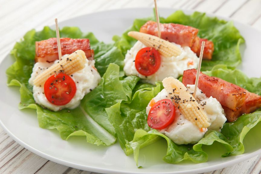 ドリンクメニューから一品料理、デザートまで豊富に用意