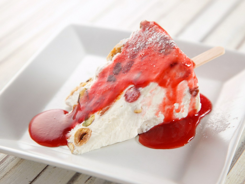 その季節に採れた旬のフルーツや厳選されたチョコレート	