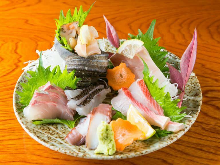 料理歴20年の店主が仕入れる、新鮮で旬な魚を堪能