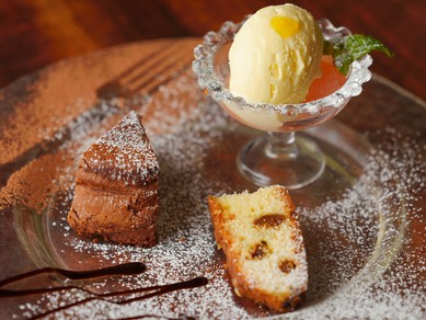 女子に大人気！『お好きなデザート3種盛り合わせ』