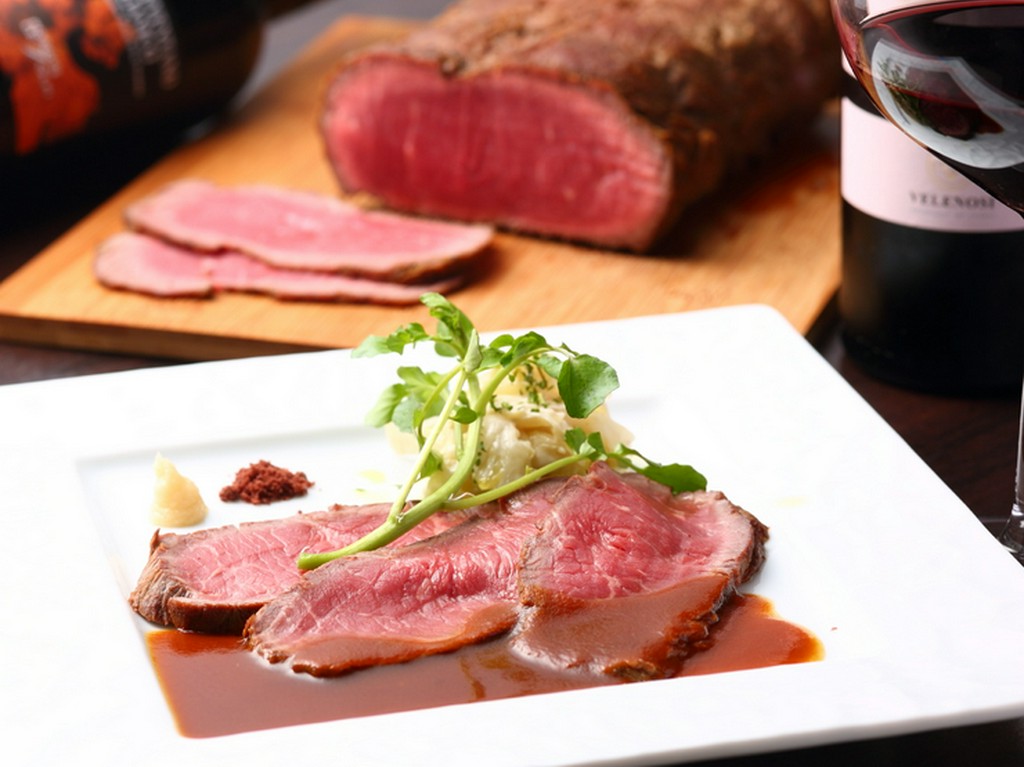 1カットからの計り売り『低温調理!!　しっとり柔らかロゼ色仕上げのローストビーフ』