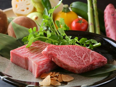 『国産和牛と新鮮野菜』