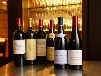 ソムリエ厳選のワインで素敵なディナーを