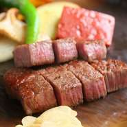 風味のバランスが絶妙な「近江牛」。味わい深い赤身とアッサリと甘みの脂が織りなす“美味しさの黄金比”を、ぜひあなたの舌でご体感ください。
