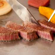 お肉が選べる贅沢なランチコース。
メインディッシュ
【A】￥6,050
【B】￥8,470
【C】￥10,890