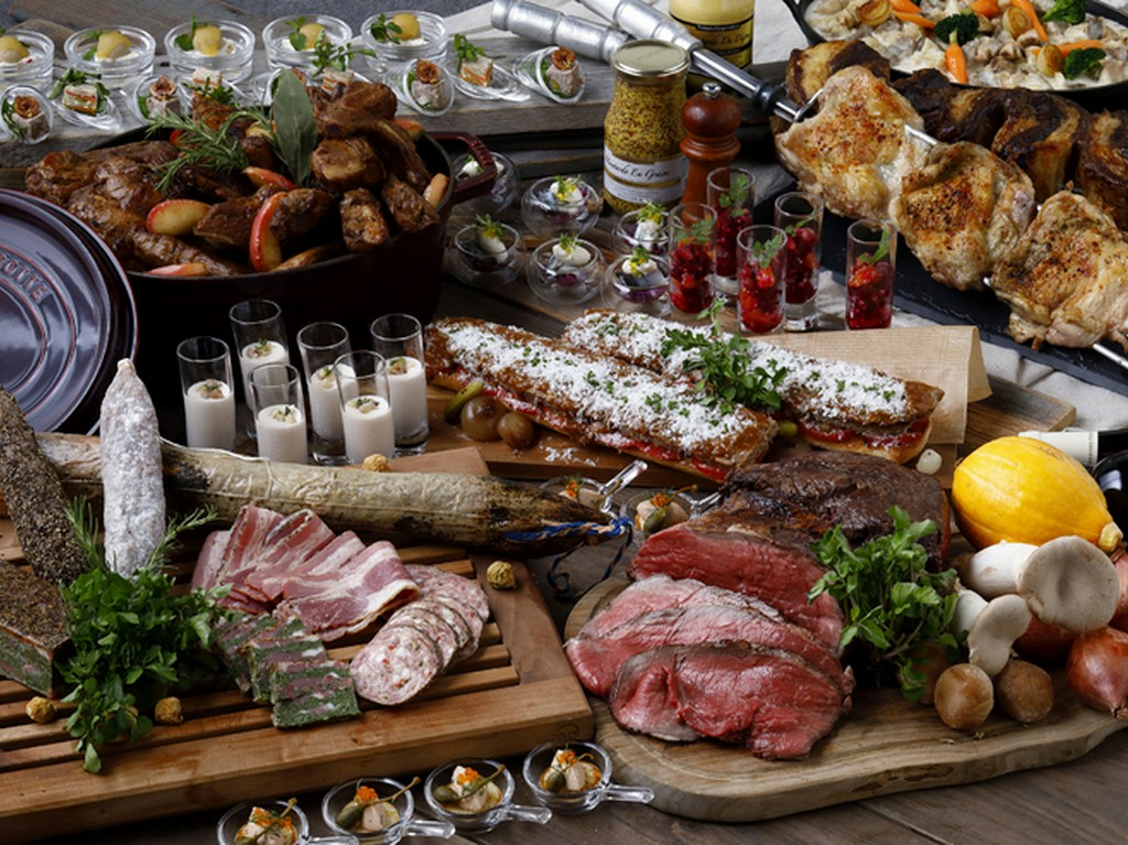 70品以上が堪能できる豪華な『ディナービュッフェ』