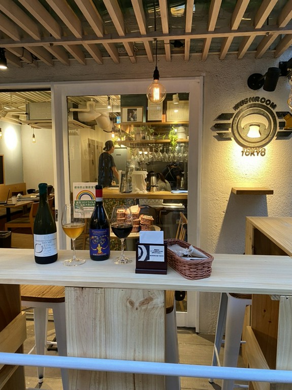 表参道の小路に佇む、デートにぴったりな可愛らしいお店