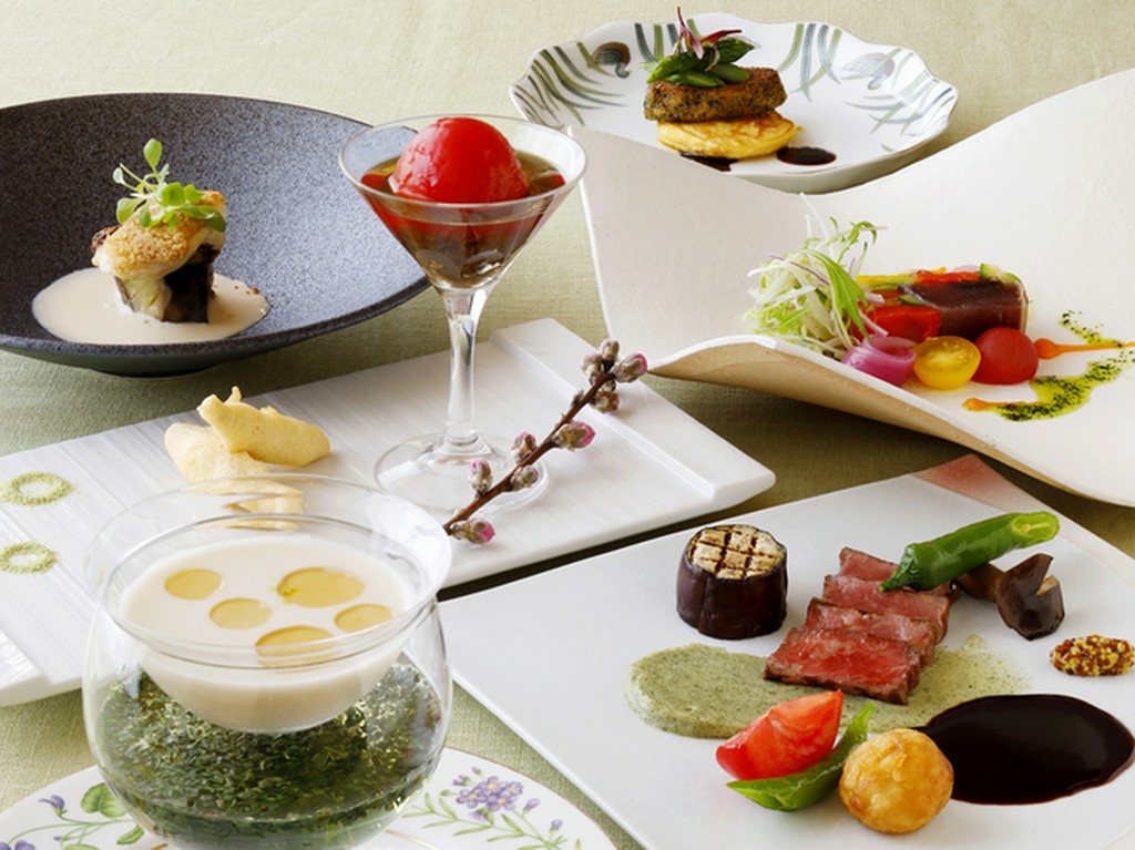 旬の京都産の野菜を使用したディナーが愉しめます