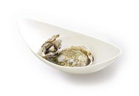 WHITE WINE STEAMED OYSTER
ニンニクで香りをつけたオイルに牡蠣を入れてワイン蒸しにしています。
2p：858円
3p：1287円