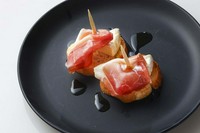 RAW HAM AND CAMEMBERT CHEESEPINTXOS