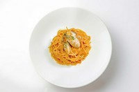 ＜オススメ＞
TOMATO CREAM PASTA WITH OYSTERS AND CRAB MISO
復活のカニ味噌パスタです。濃厚トマトクリームソースで仕上げています。
Regular：1749円
Large：2618円