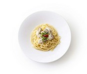 PEPERONCINO WITH PLENTY OF OYSTERS
牡蠣たっぷりの当店ならではのペペロンチーノです。
Regular：1749円
Large：2618円