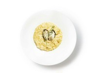 ＜オススメ＞
RISOTTO WITH OYSTERS AND SEA URCHIN CREAM
濃厚ウニクリームと牡蠣のチーズリゾットです。
Regular：1639円
Large：2453円