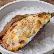 トリュフソースのカルボナーラ風焼き牡蠣