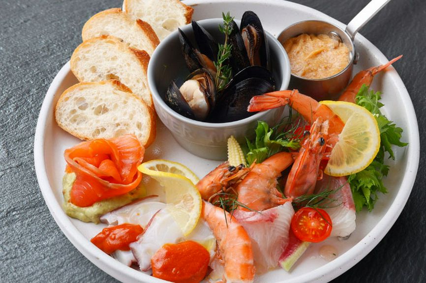 シーフード前菜の盛り合わせ