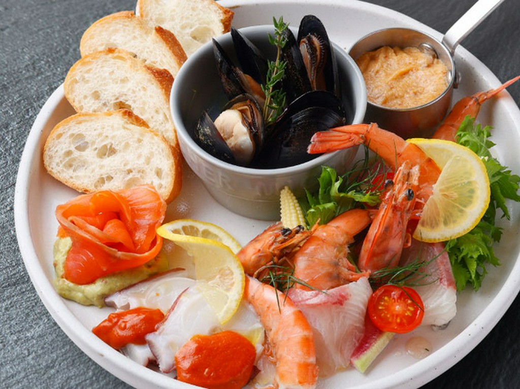 シーフード前菜の盛り合わせ