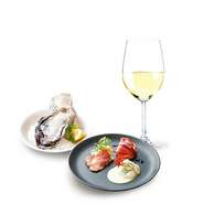 生牡蠣1ピース＋前菜盛り合わせ＋ドリンク1杯
［選べるドリンク］
グラスワイン（CACCCI各種）／グラススパークリングワイン／生ビール