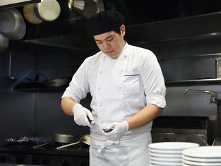 8TH SEA OYSTER Bar Hankyu Grand Building Branch