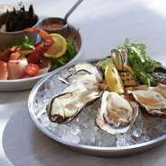 生牡蠣単品の産地・種類・価格は別紙オイスターリストをご覧ください。
※牡蠣の産地、種類は季節により変わります。
※産地や天候により、牡蠣の大きさ等異なる場合がございます。あらかじめご了承くださいませ。