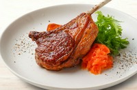 ７.子羊肉のソテー～インカの目覚めのフリット添え～　パン2個付き