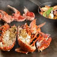 定番のオマールエビとムール貝、サザエやホタテなど、贅沢な海の幸を入手。野菜は朝採れのものを築地から、肉は雪室熟成牛や熟成豚を使うなど旨みがしっかりとつまった素材が選りすぐられています。