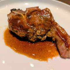 仔羊のTボーンステーキ