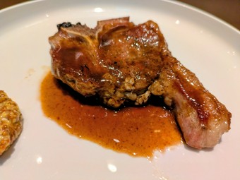 仔羊のTボーンステーキ