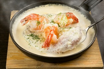 出来たて＆熱々を味わう、新感覚の『鉄板で！クリームソースの焼きリゾット』