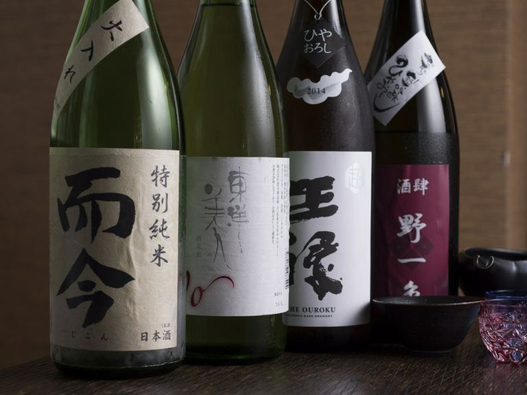 各地の日本酒、焼酎を用意。さまざまなお酒を味わえる