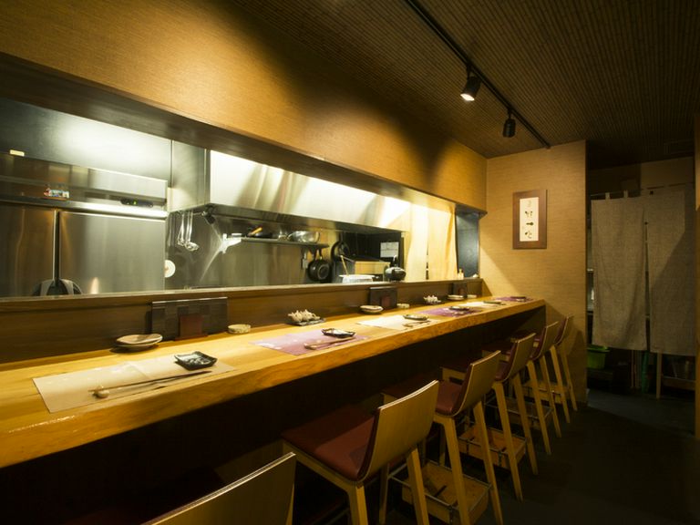 アットホームな雰囲気のお店。肩ひじ張らずに食事を楽しめる