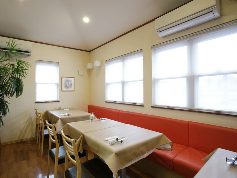 ゆったり会話を交わしながら食事ができる