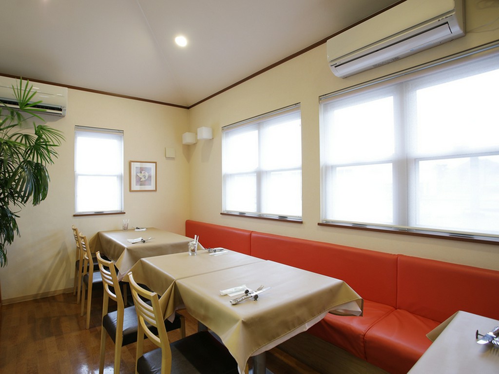 ゆったり会話を交わしながら食事ができる